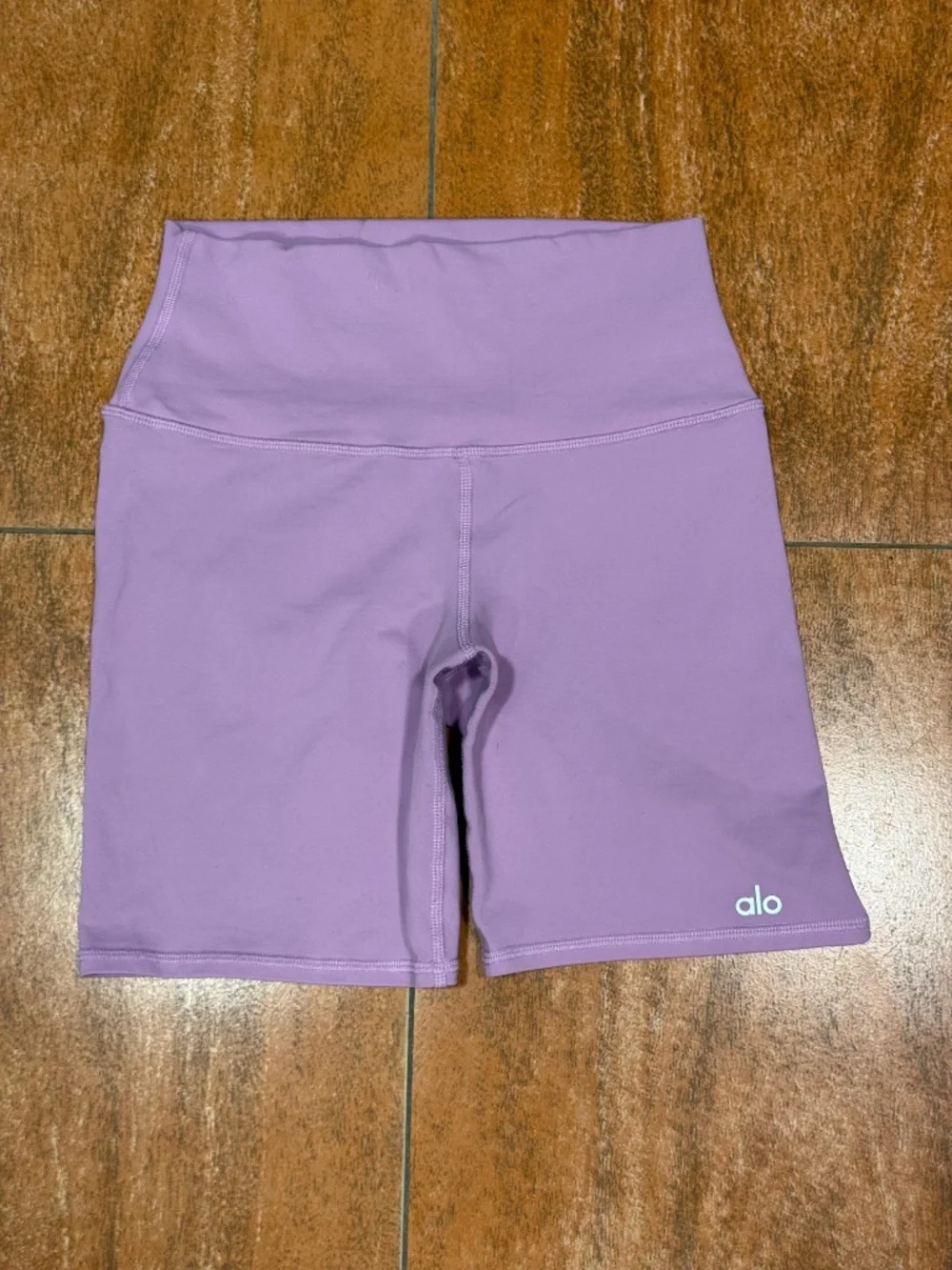 Alo Yoga High Waist Purple Lavender Bike Shorts XS.